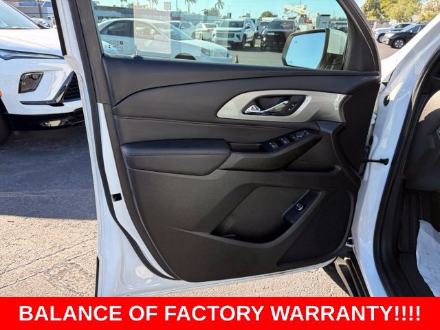 Used 2023 Chevrolet Traverse LT FWD image 12