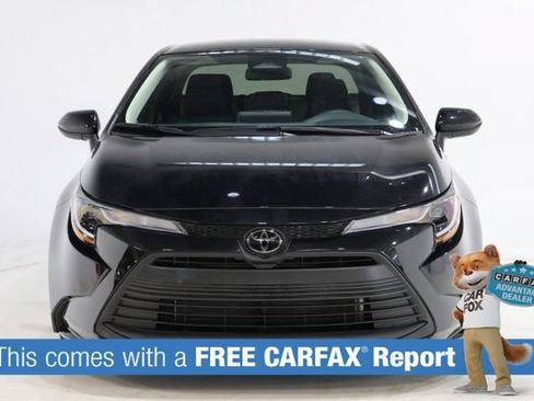 Used 2025 Toyota Corolla LE FWD image 2