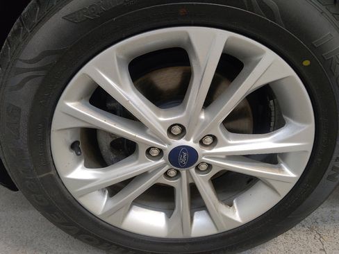 Used 2019 Ford Escape SE FWD image 31