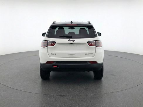Used 2025 Jeep Compass Trailhawk w/ Trailer Tow Group AWD/4WD image 7