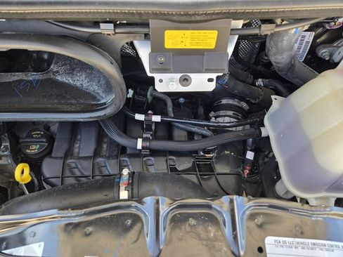 Used 2025 RAM ProMaster 2500 FWD image 31
