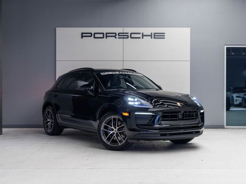 Certified 2026 Porsche Macan image 9