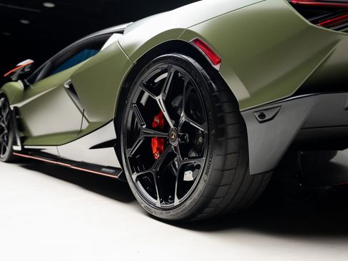 Used 2024 Lamborghini Revuelto AWD/4WD image 78