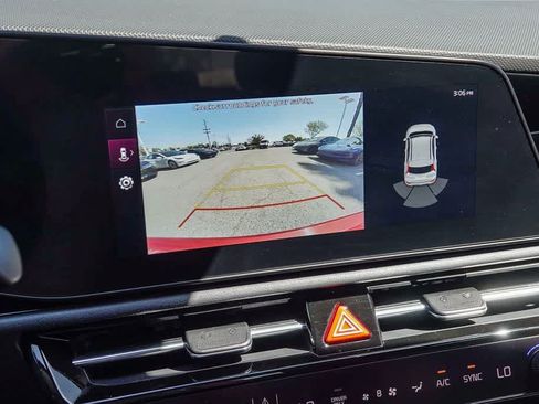 Certified 2024 Kia Niro EX FWD image 22