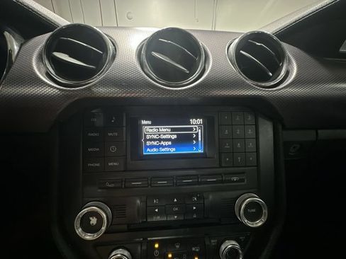 Used 2017 Ford Mustang GT RWD image 24