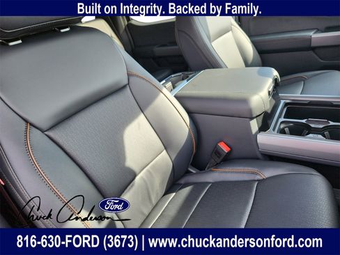 New 2026 Ford F250 Lariat w/ Black Appearance Package image 24