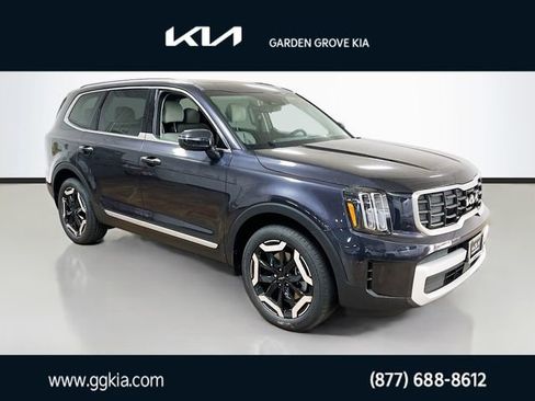 New 2025 Kia Telluride S image 1