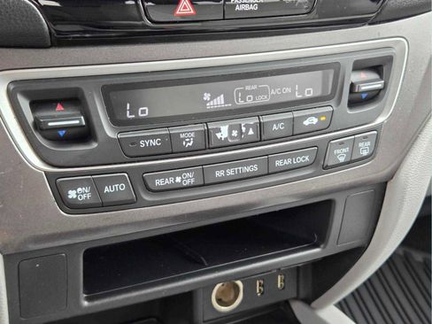 Used 2017 Honda Pilot EX image 25
