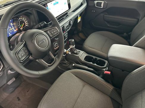 New 2026 Jeep Gladiator Sport AWD/4WD image 11