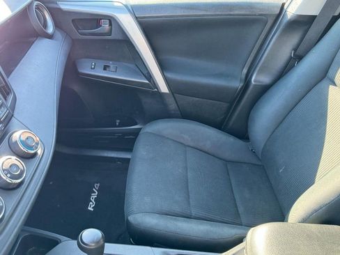 Used 2018 Toyota RAV4 LE image 13