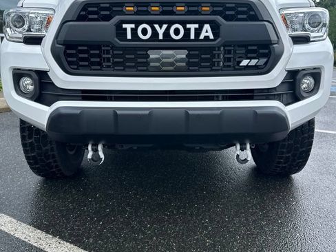 Used 2023 Toyota Tacoma 4x4 Double Cab image 3