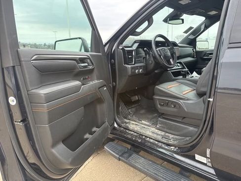 Used 2023 GMC Sierra 1500 AT4 w/ AT4 Preferred Package image 9