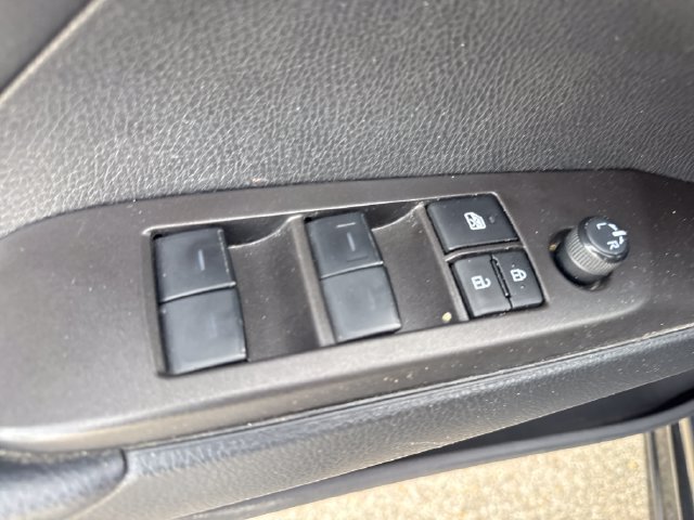 Used 2023 Toyota Camry SE FWD image 16
