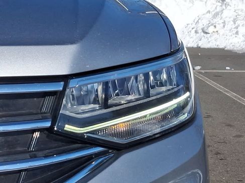 Used 2024 Volkswagen Tiguan SE image 30