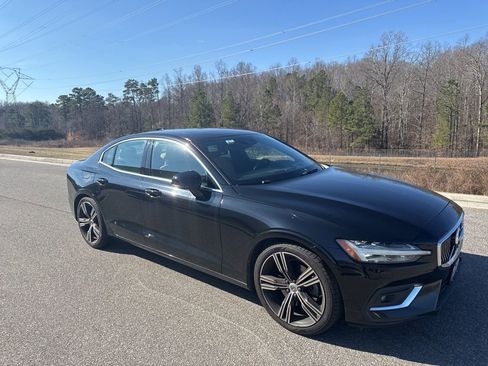Used 2019 Volvo S60 T5 Inscription image 3