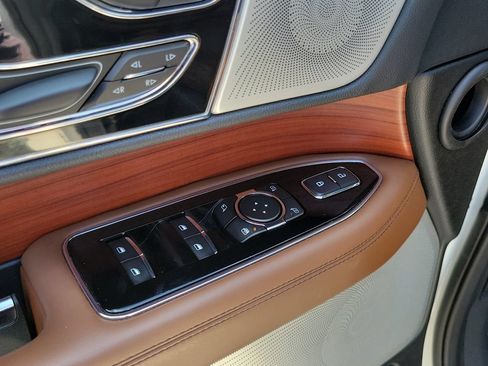 Certified 2024 Lincoln Navigator Reserve AWD/4WD image 18