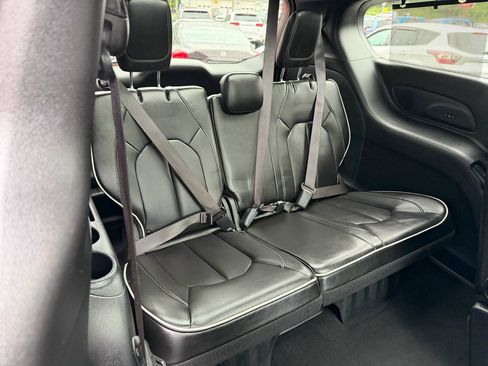 Used 2021 Chrysler Pacifica Limited w/ S Appearance Package AWD/4WD image 14
