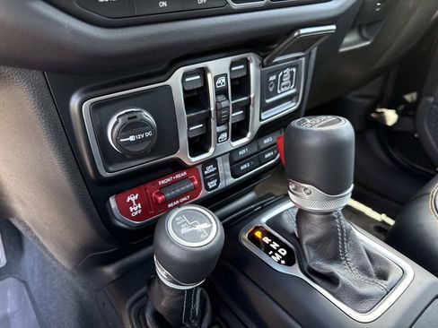 Used 2024 Jeep Wrangler Unlimited Rubicon 392 AWD/4WD image 27