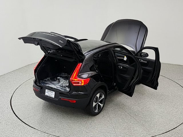 New 2026 Volvo XC40 B5 Plus w/ Protection Package Premier AWD/4WD image 40
