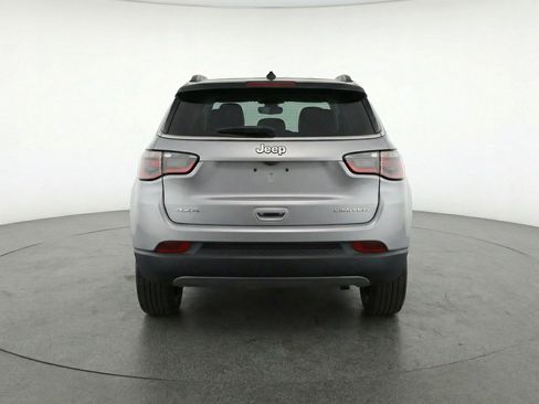 Used 2025 Jeep Compass Limited AWD/4WD image 7