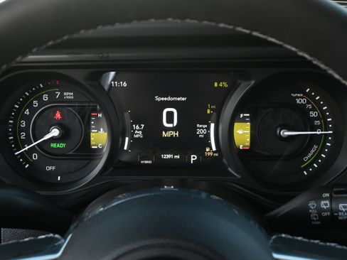 Used 2025 Jeep Wrangler Sahara w/ Safety Group image 25