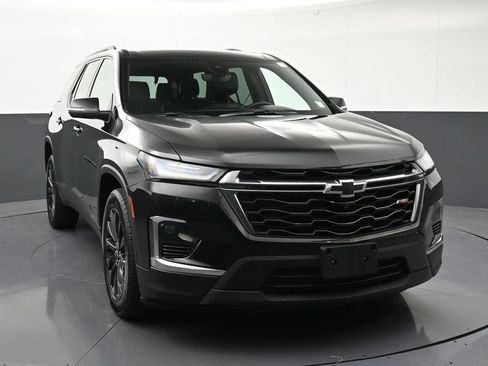 Used 2023 Chevrolet Traverse RS w/ LPO, Floor Liner Package AWD/4WD image 7