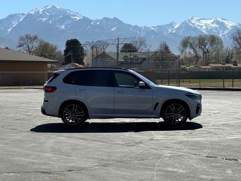Used 2022 BMW X5 xDrive40i w/ M Sport Package image 4