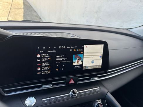 Used 2025 Hyundai Elantra SEL FWD image 21