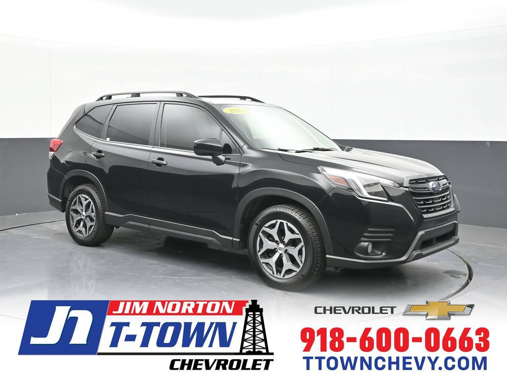 Used 2023 Subaru Forester Premium AWD/4WD image 1