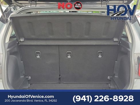 Certified 2023 Hyundai Venue Limited w/ Cargo Package FWD image 12