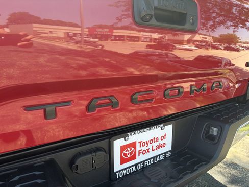 Used 2019 Toyota Tacoma SR5 AWD/4WD image 33