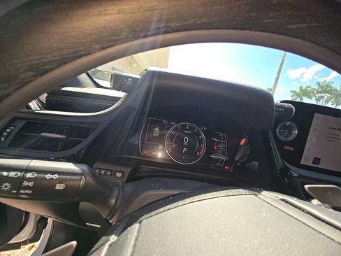 Used 2025 Lexus ES 350 Ultra Luxury w/ Accessory Package (Z2) FWD image 16