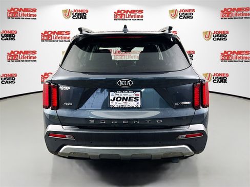 Used 2021 Kia Sorento EX w/ EX AWD X-Line Package image 17