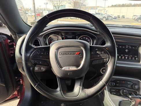 Used 2019 Dodge Challenger SXT image 13