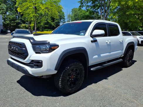 Used 2017 Toyota Tacoma TRD Pro AWD/4WD image 3