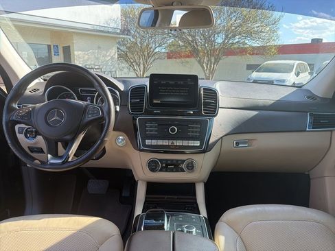 Used 2017 Mercedes-Benz GLS 550 4MATIC image 16