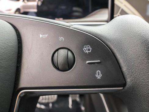 Used 2022 Tesla Model S image 18