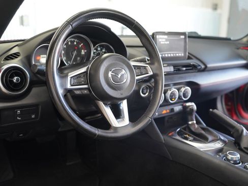 Used 2018 MAZDA MX-5 Miata RF Grand Touring RWD image 16