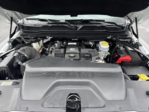 Used 2024 RAM 2500 Laramie AWD/4WD image 36