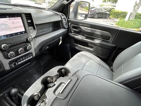 New 2024 RAM 3500 Tradesman AWD/4WD image 12