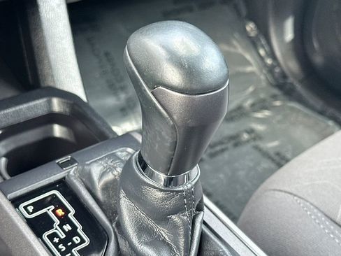 Used 2018 Toyota Tacoma TRD Sport image 22