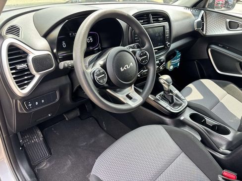 Used 2024 Kia Soul FWD image 13
