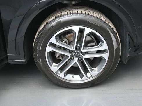 Certified 2025 Audi Q5 Premium w/ Convenience Package image 39
