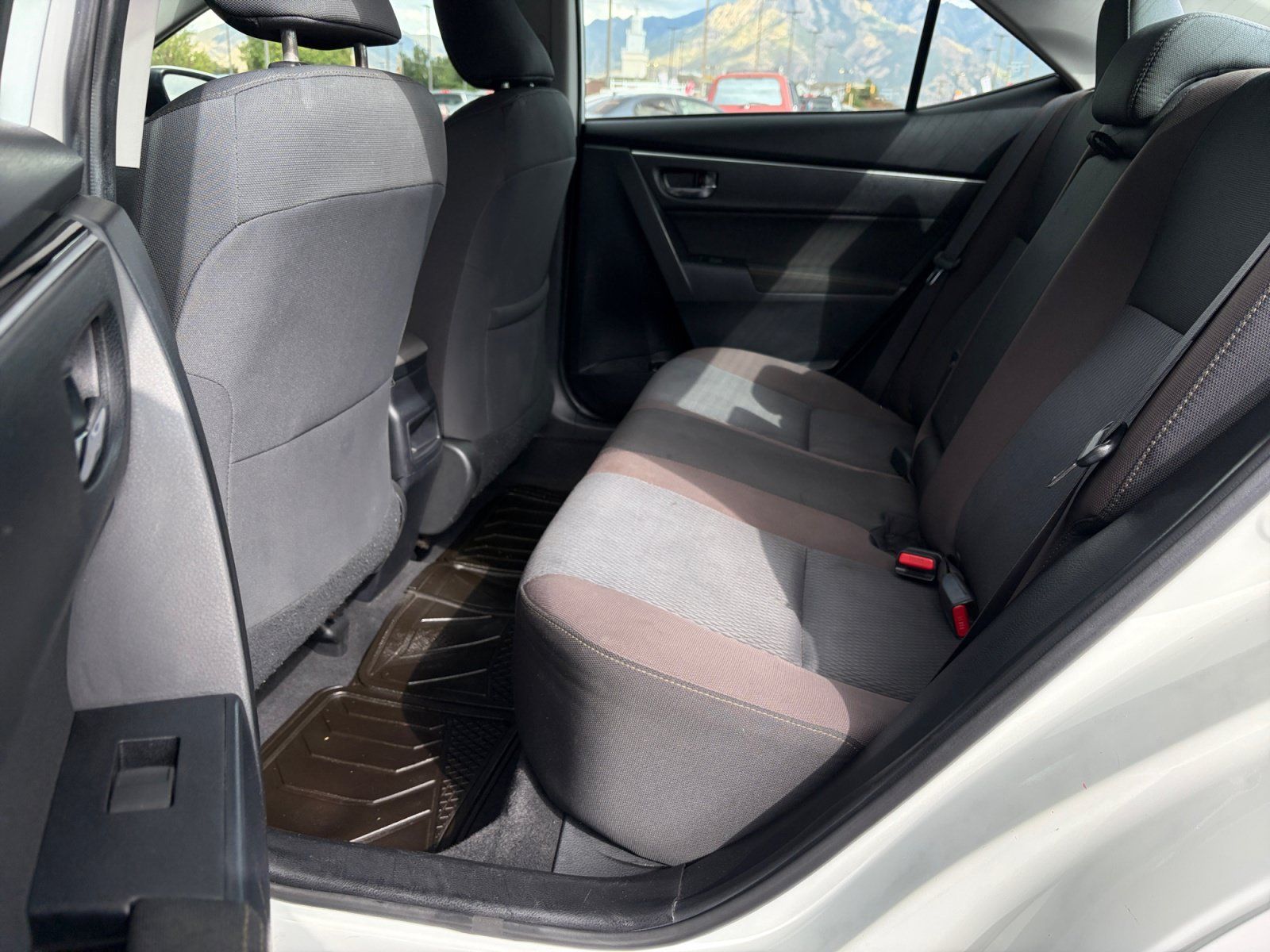 Used 2019 Toyota Corolla LE FWD image 24