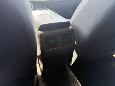 Used 2025 Nissan Rogue SV image 24