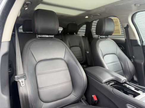Used 2019 Jaguar F-PACE Prestige AWD/4WD image 26