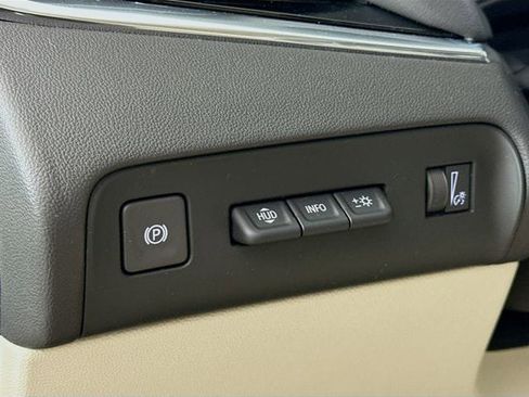 Used 2023 Buick Enclave Avenir w/ Avenir Technology Package image 13