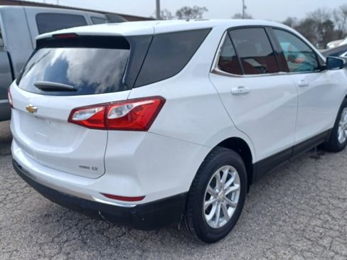 Used 2018 Chevrolet Equinox LT image 2