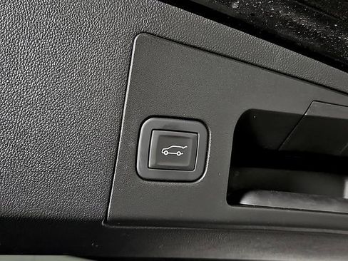 Used 2025 Cadillac XT5 Premium Luxury FWD image 31