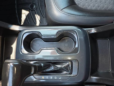 Used 2018 Chevrolet Colorado Z71 AWD/4WD image 18